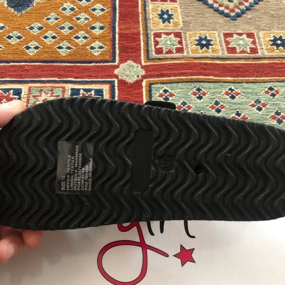 New Olivia Miller Girl Sandals - Picture 4 of 4